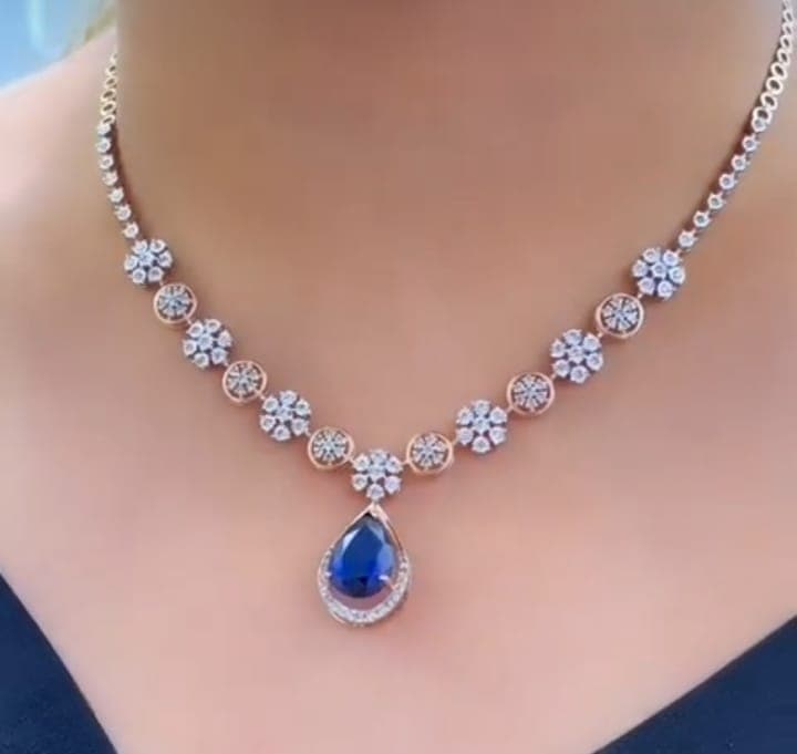 Sapphire necklace detail